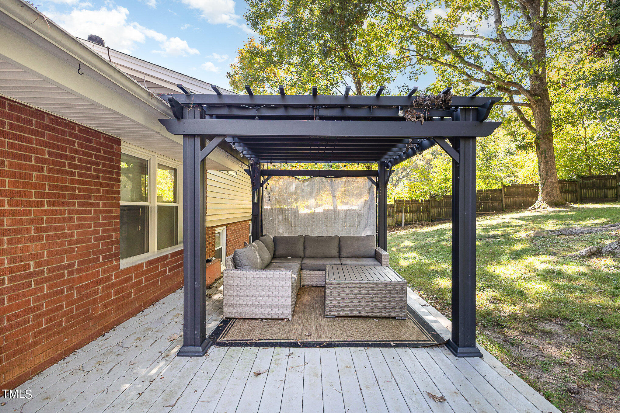 3201 Glenridge Drive