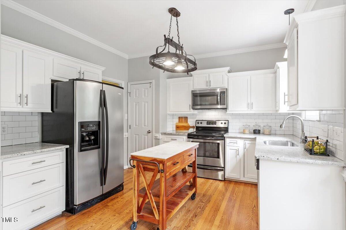9400 Leslieshire Drive
