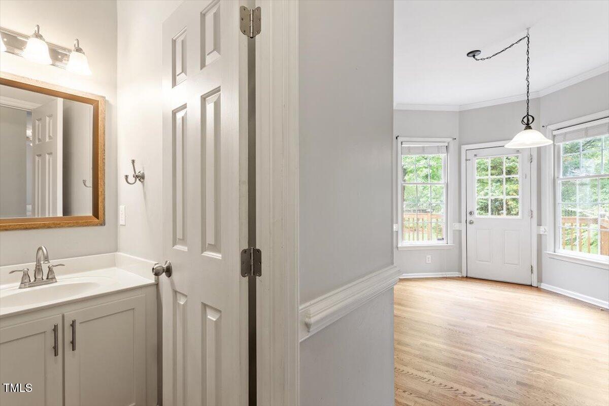9400 Leslieshire Drive