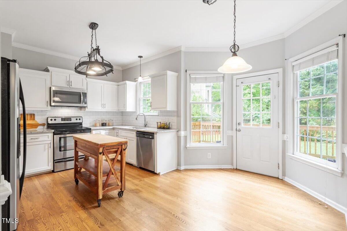 9400 Leslieshire Drive