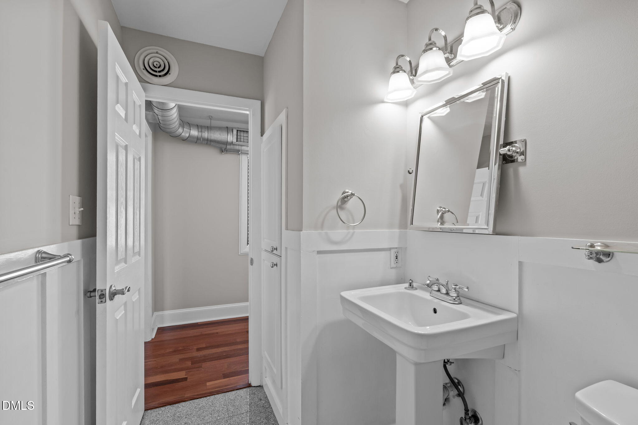 2208 Stafford Avenue