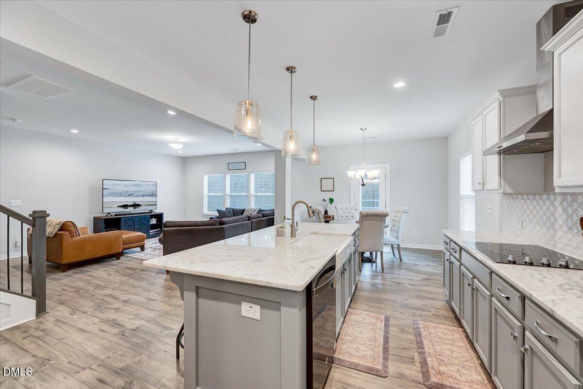 25 Courrone Court