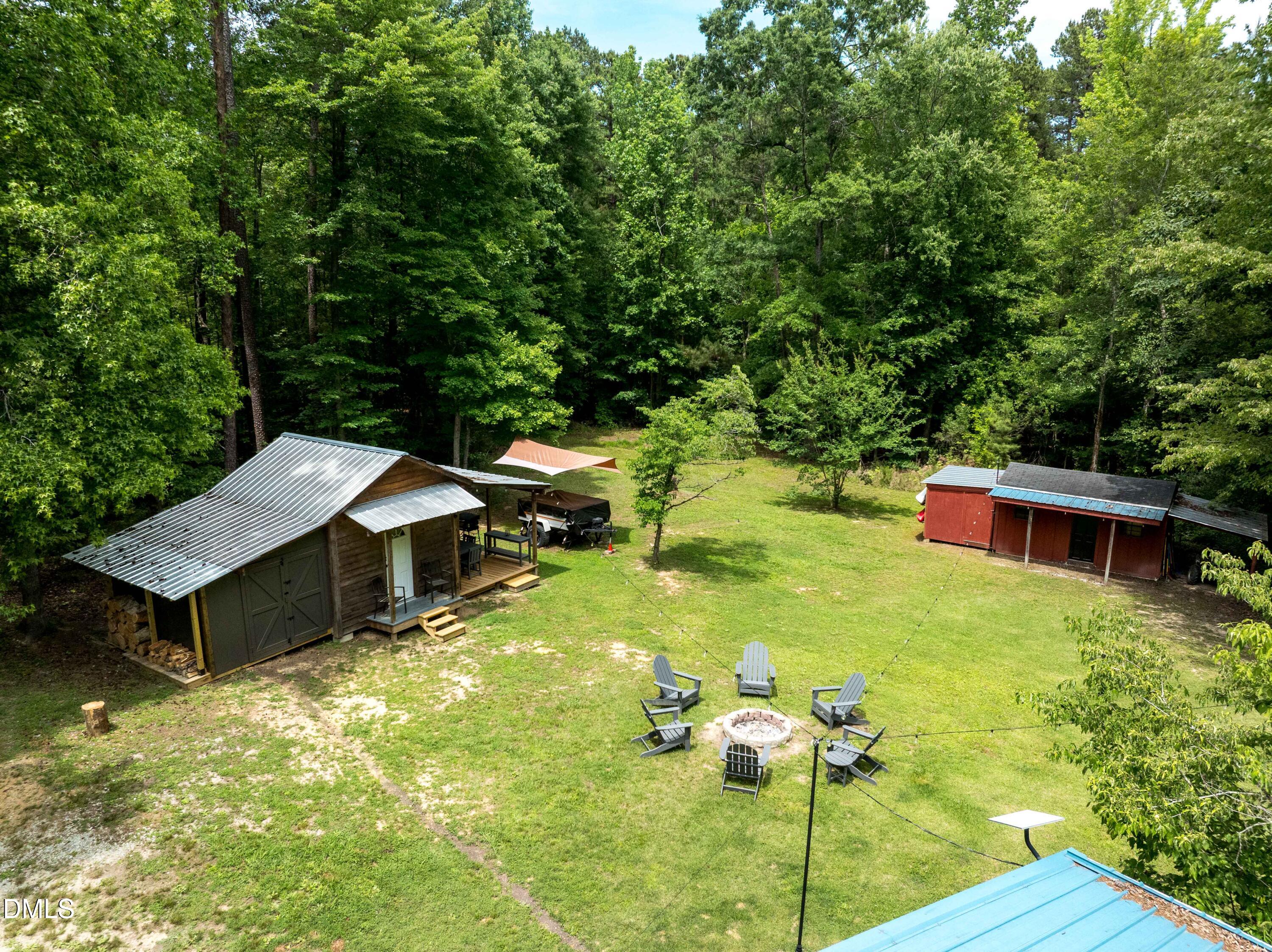 748 Hunters Circle