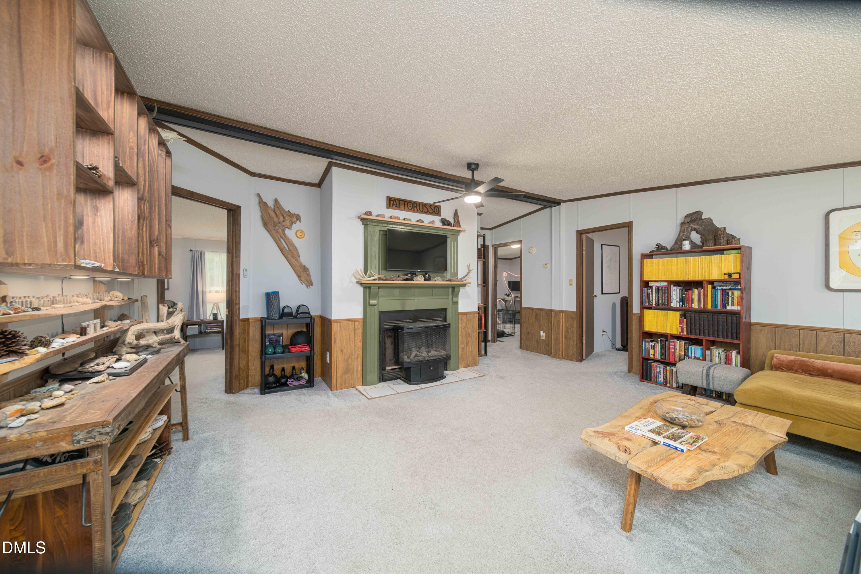 748 Hunters Circle