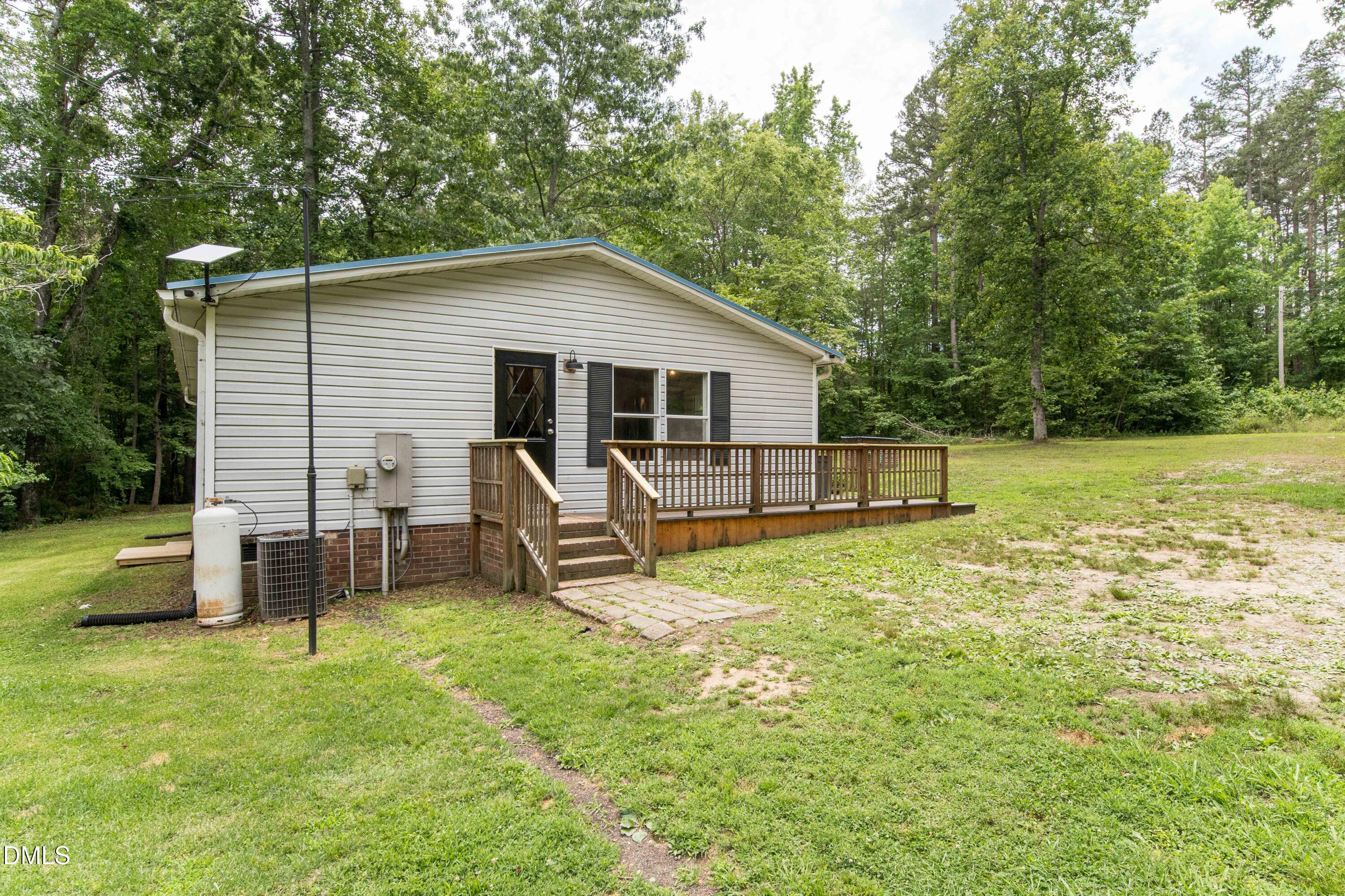 748 Hunters Circle