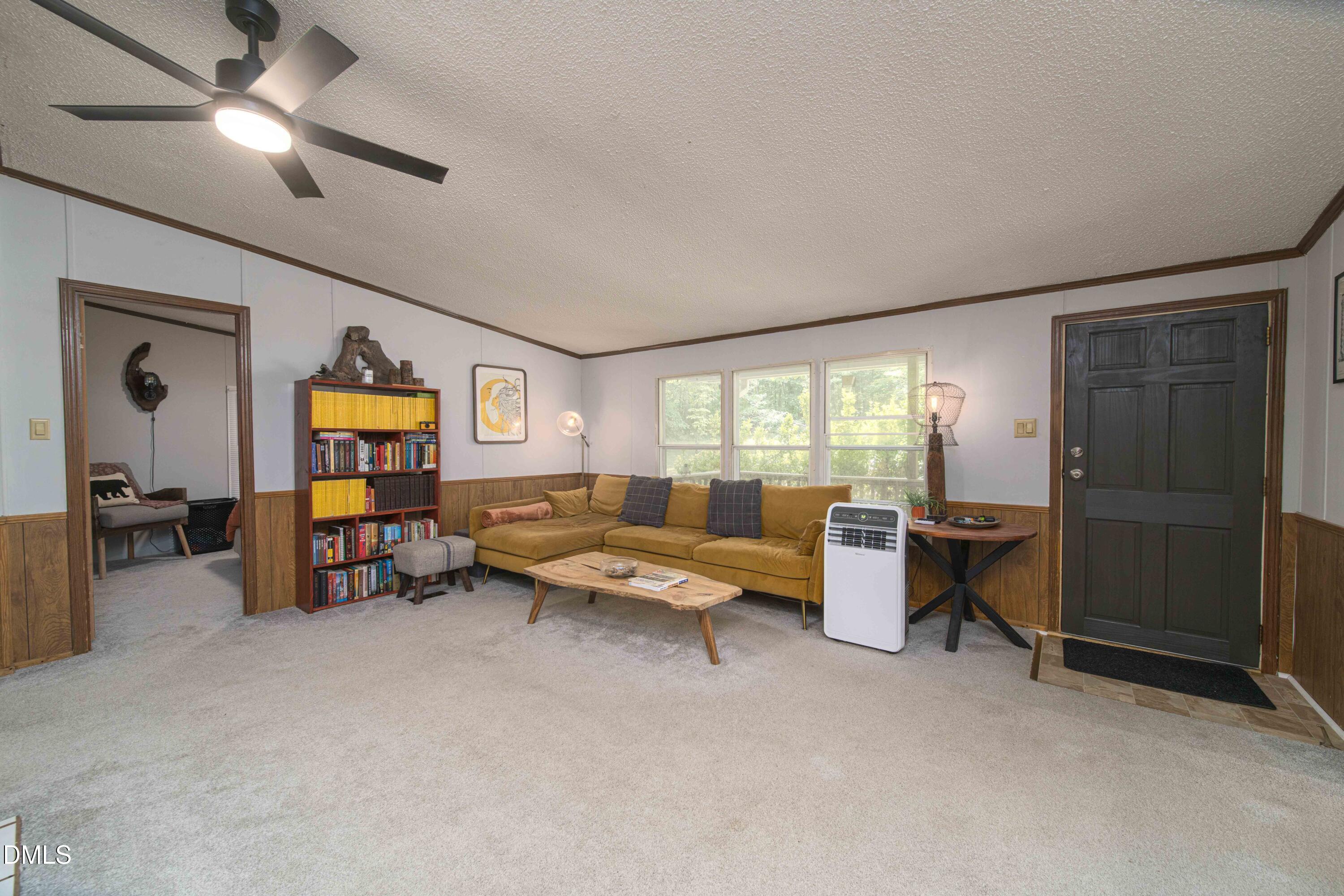 748 Hunters Circle