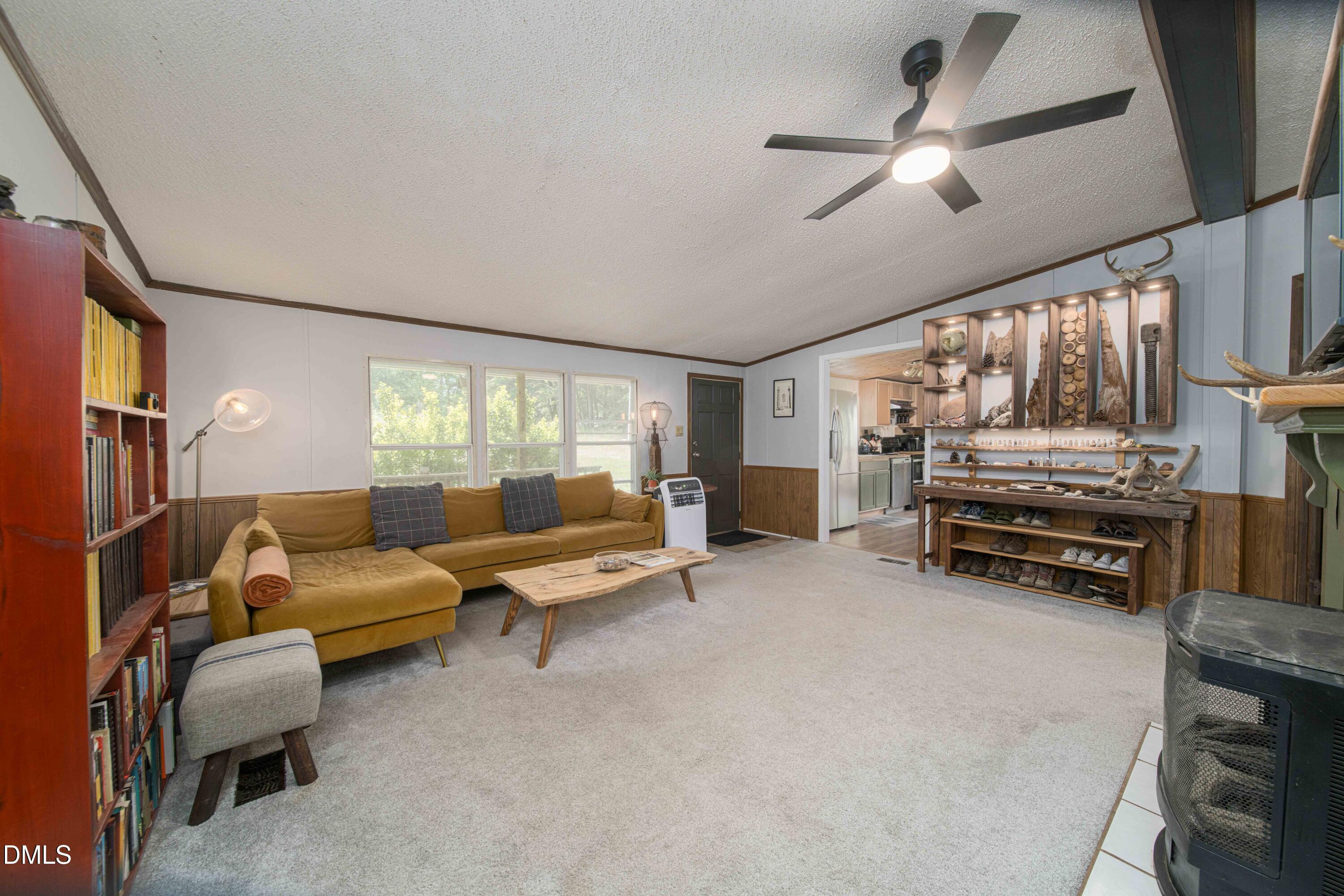748 Hunters Circle