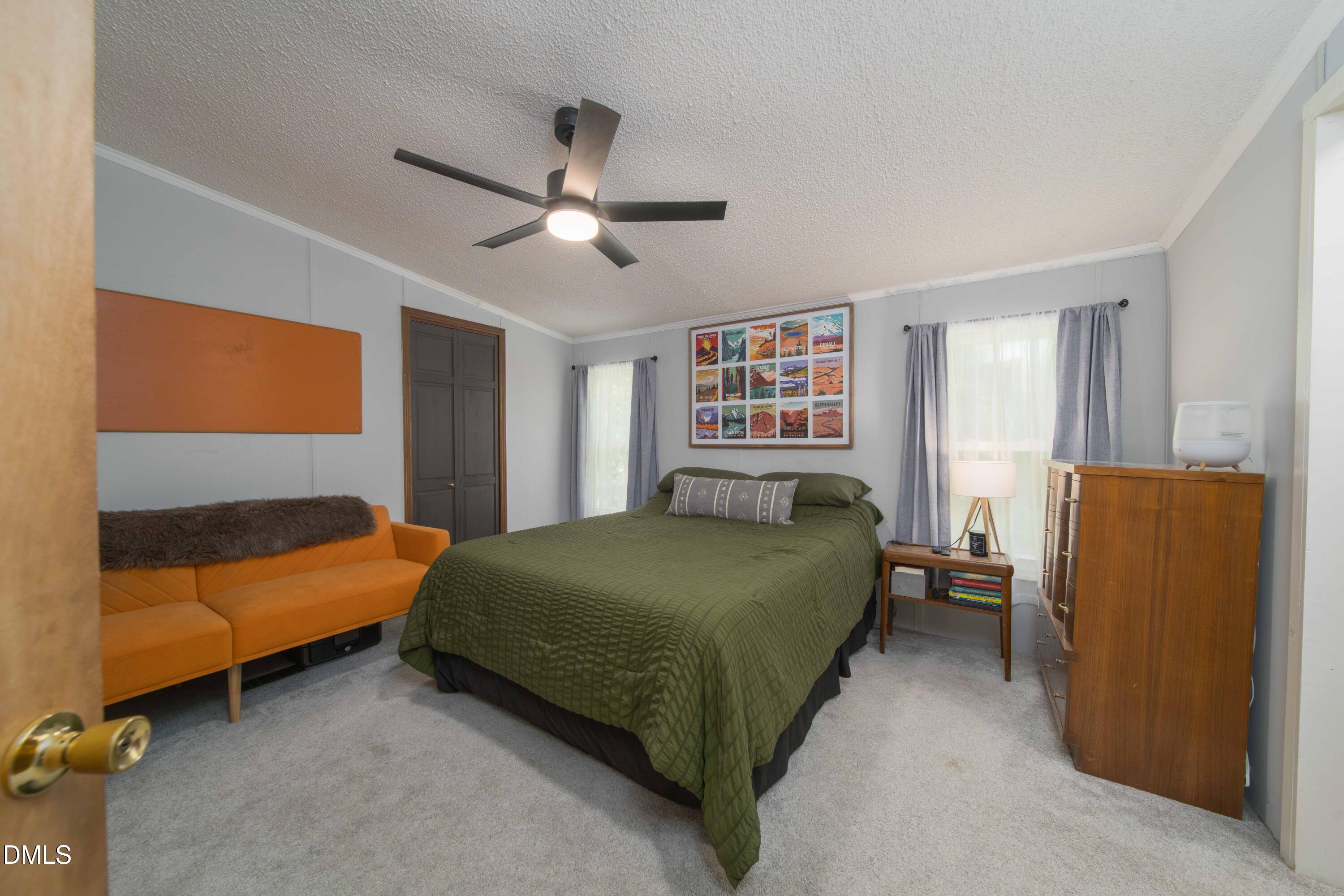 748 Hunters Circle