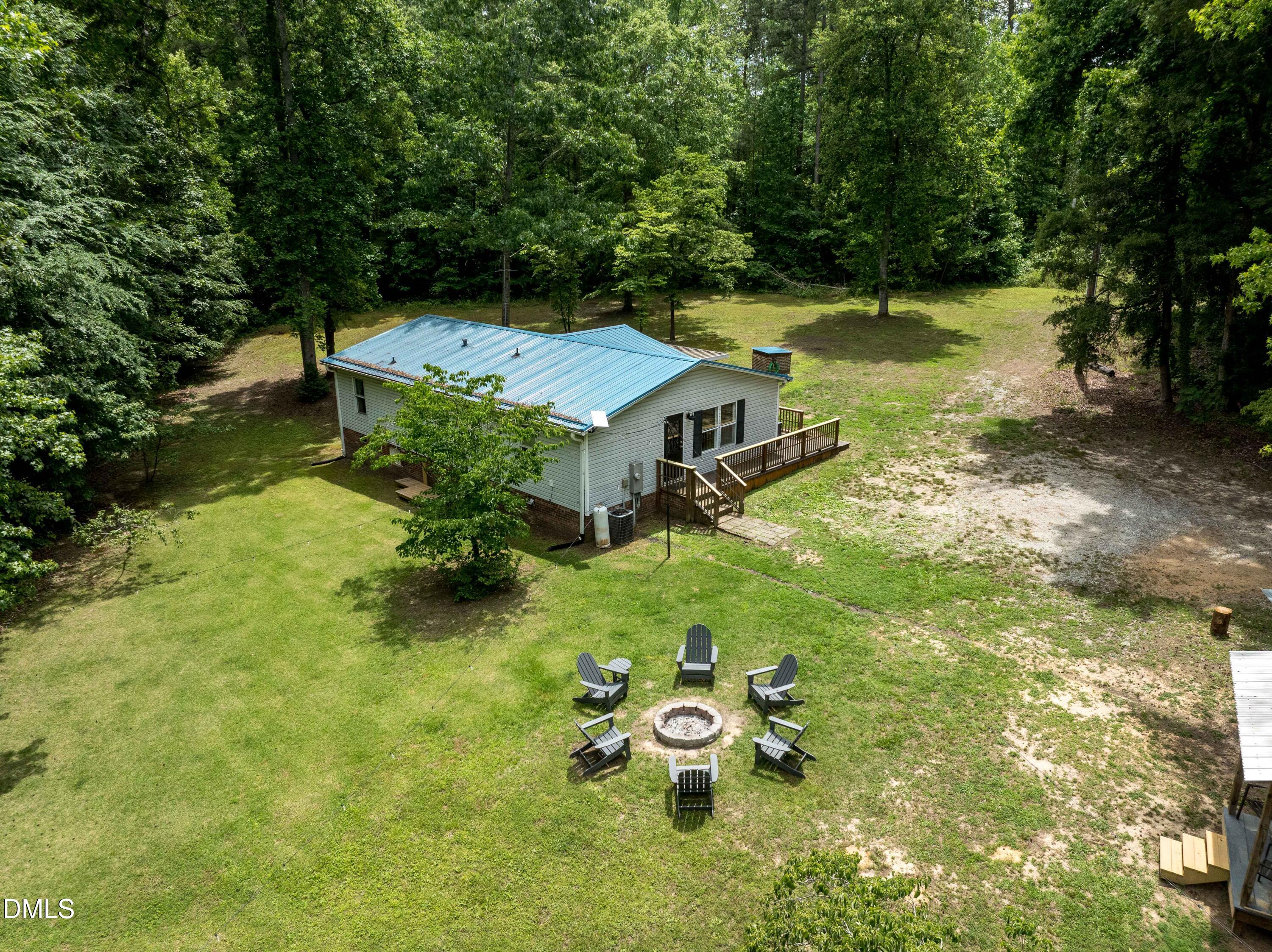 748 Hunters Circle