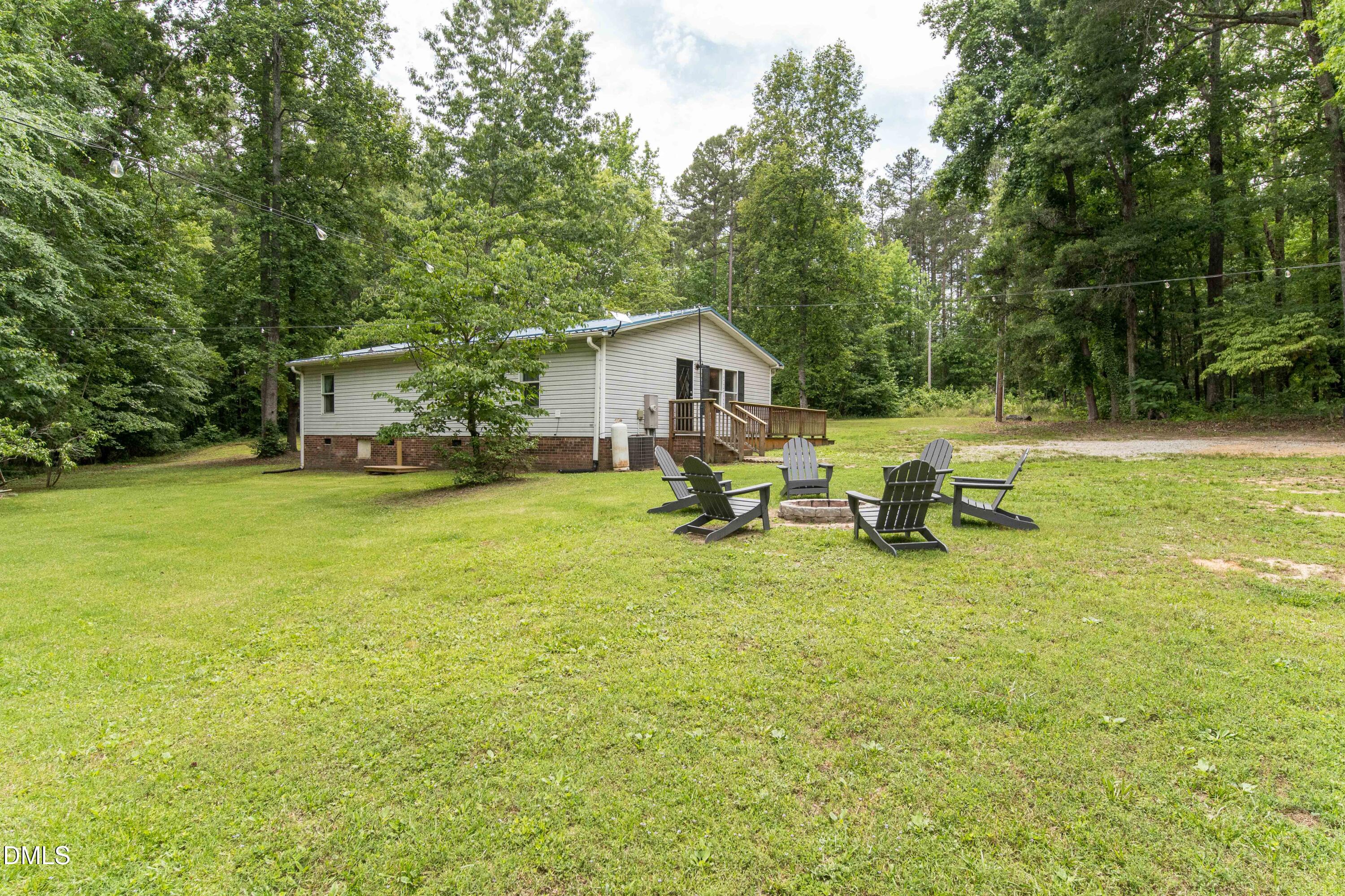 748 Hunters Circle