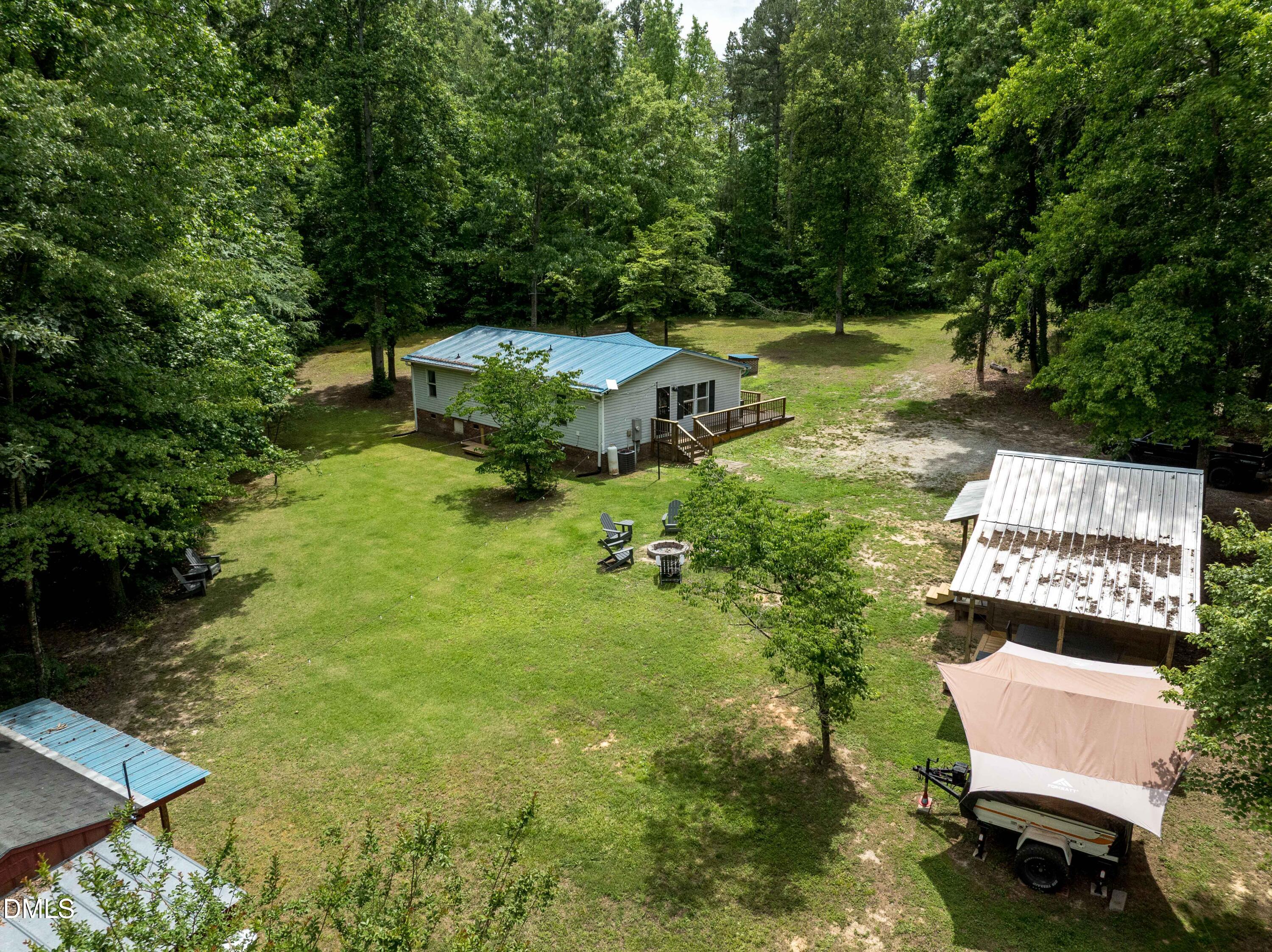 748 Hunters Circle