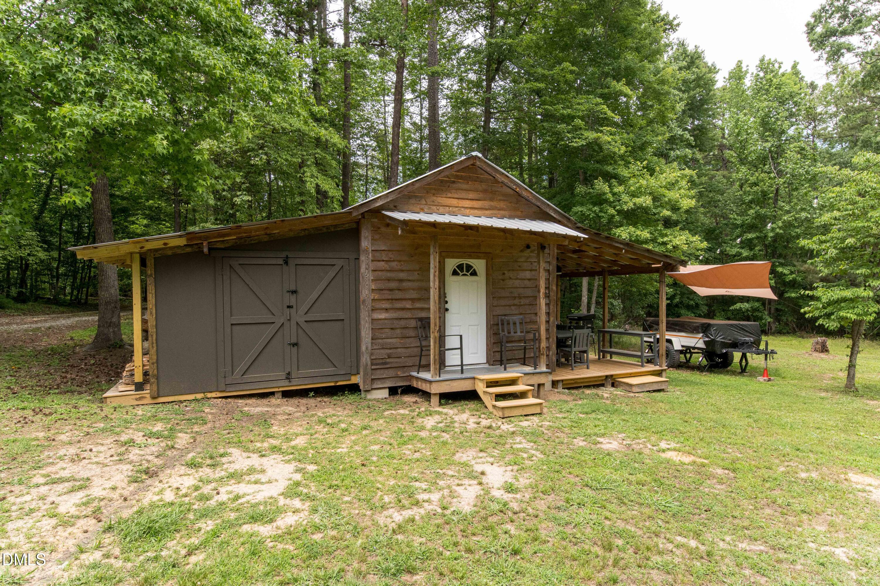 748 Hunters Circle