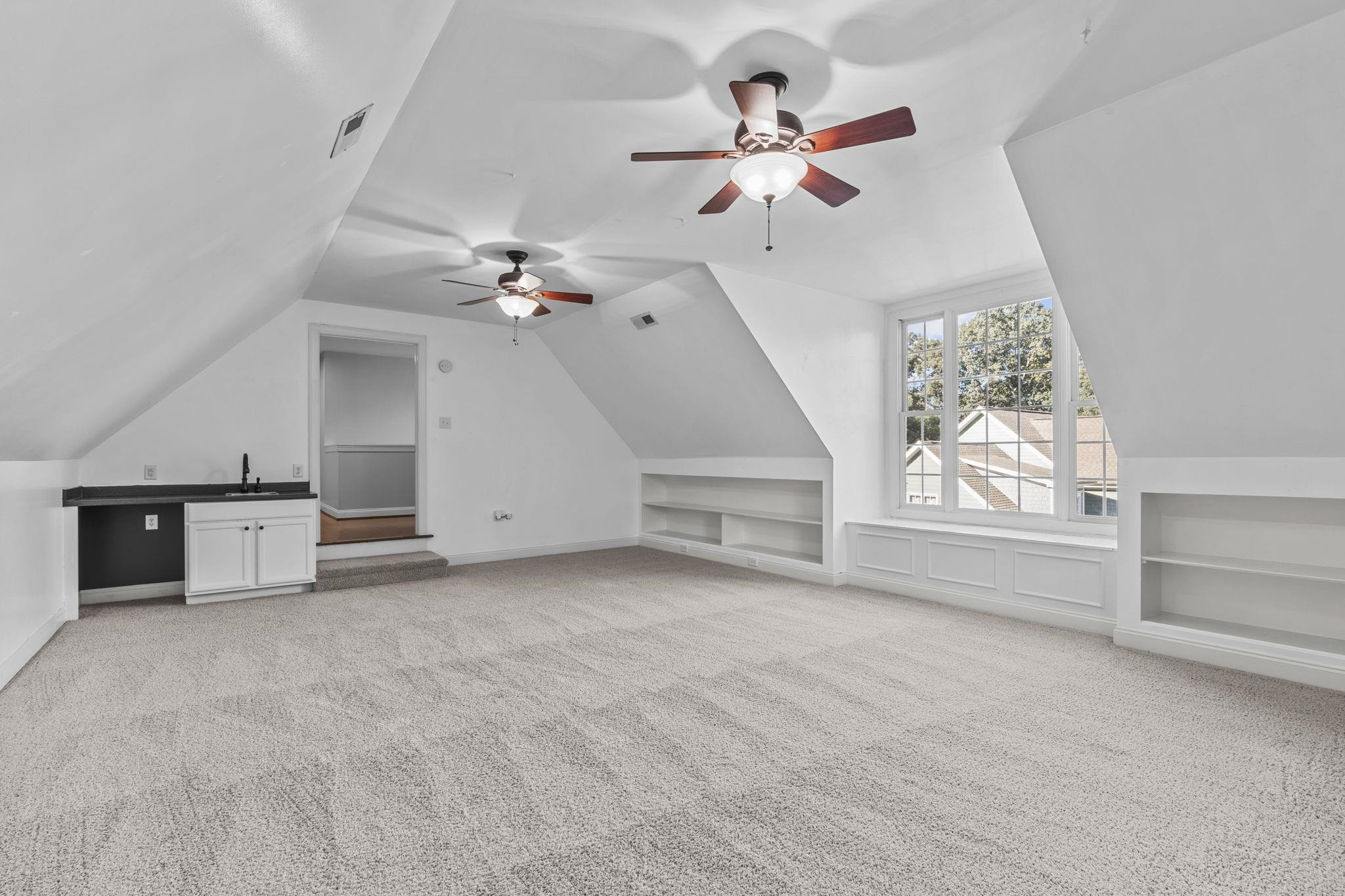 5404 Rolling Field
