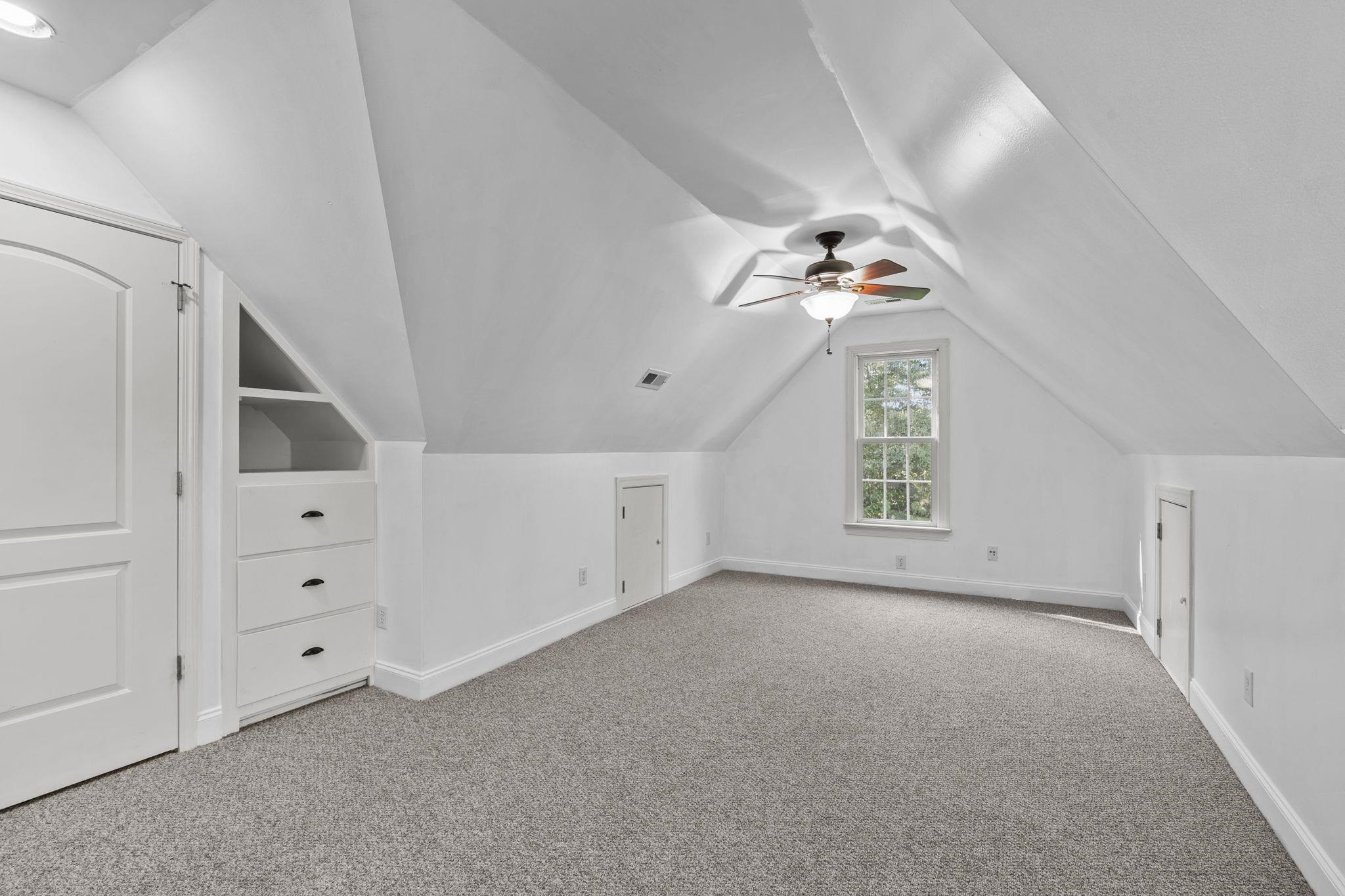 5404 Rolling Field