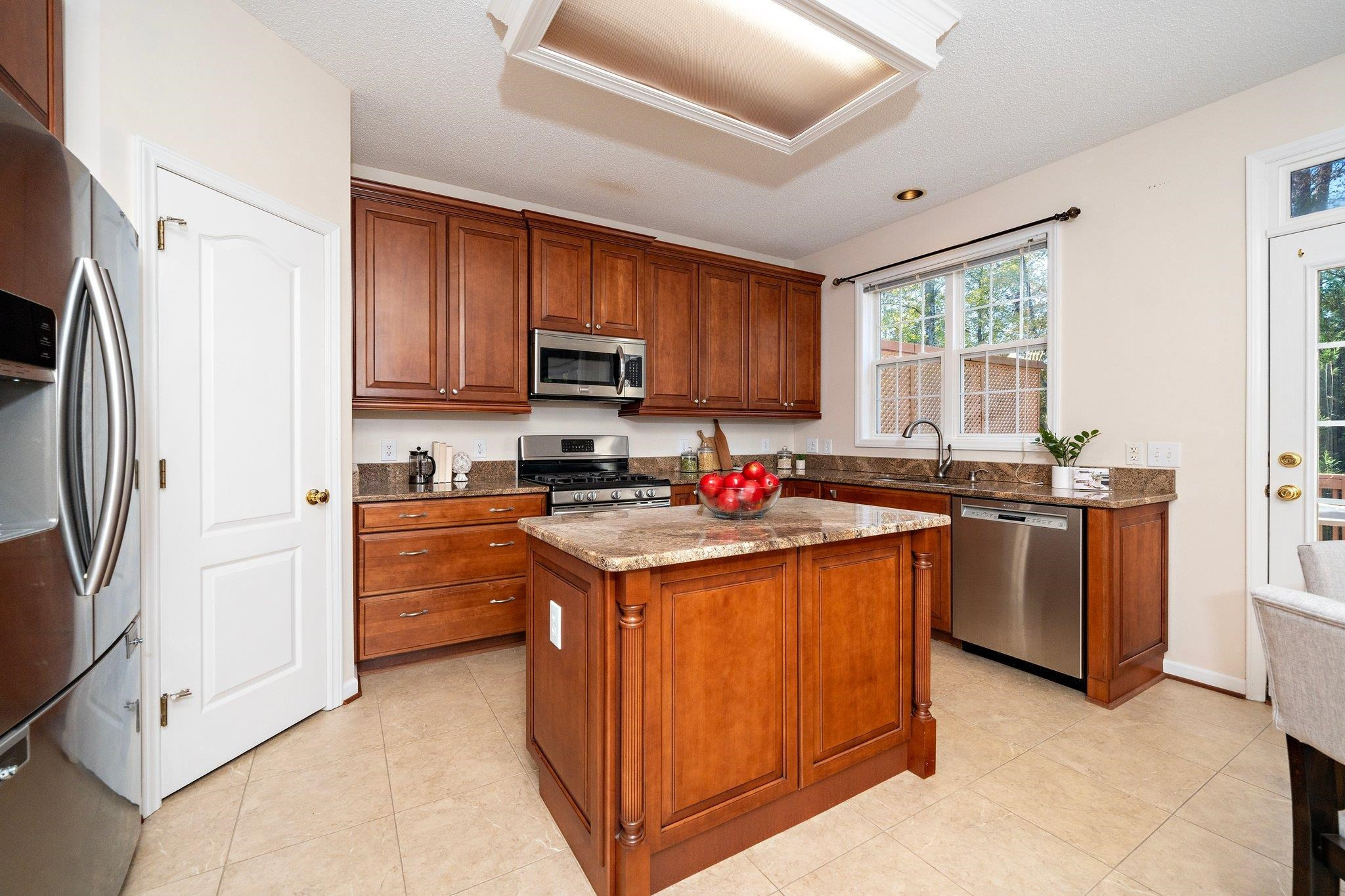 707 Hillsford Lane
