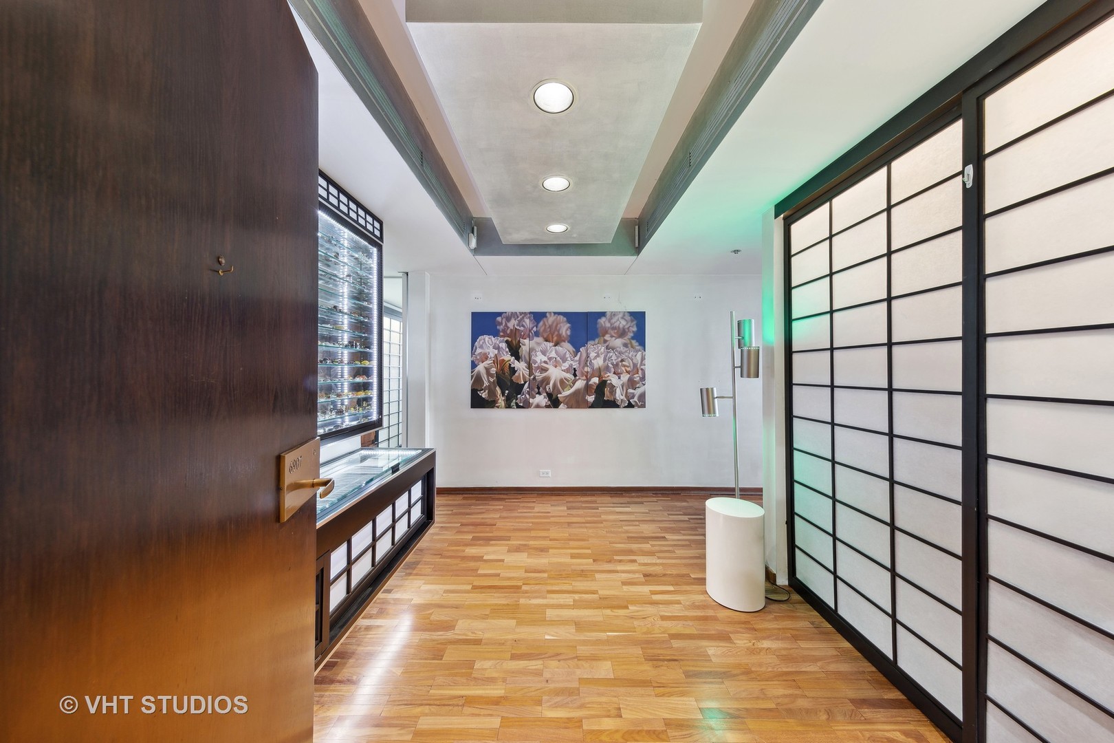 180 E Pearson Street Unit: 6907