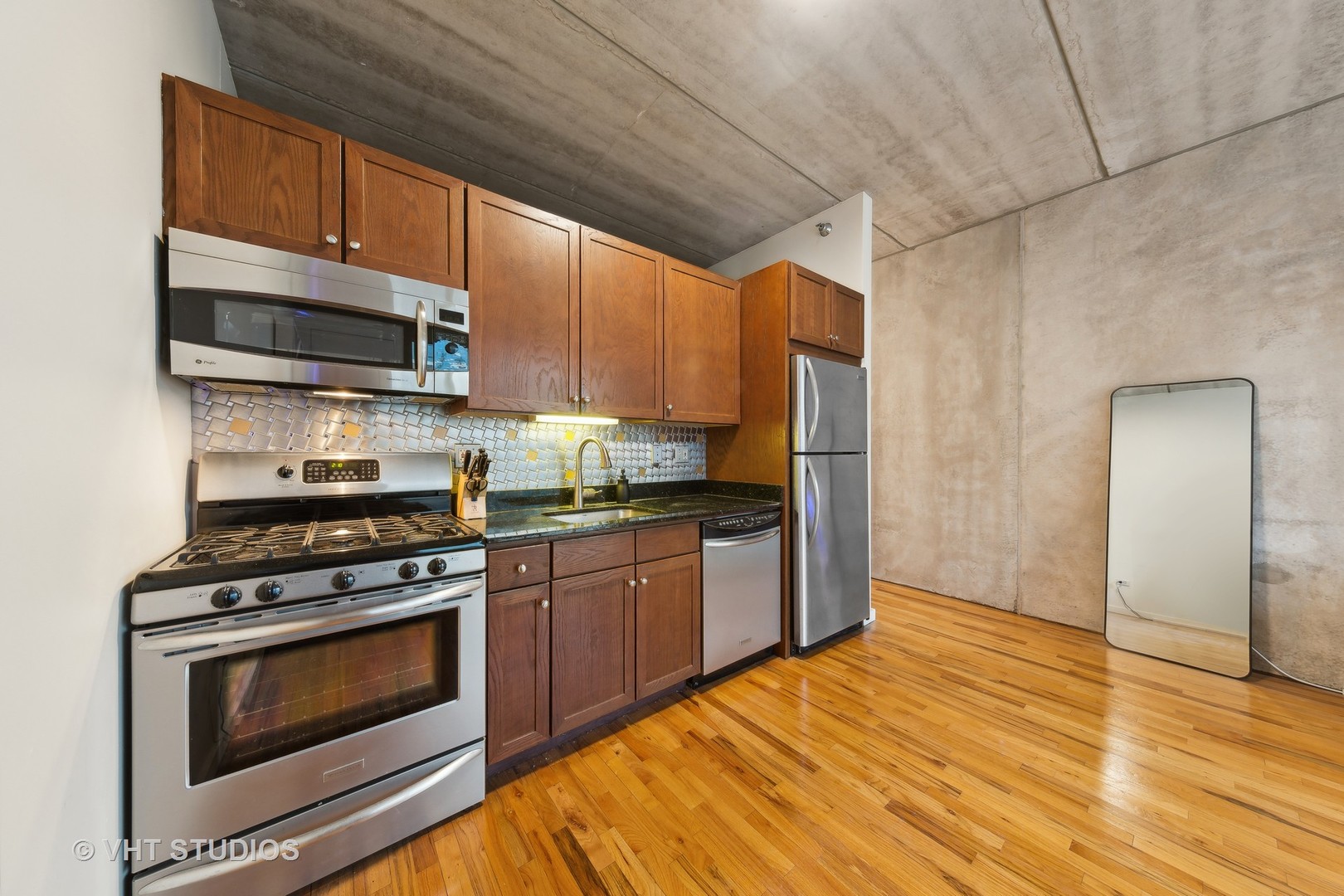 630 N Franklin Street Unit: 602