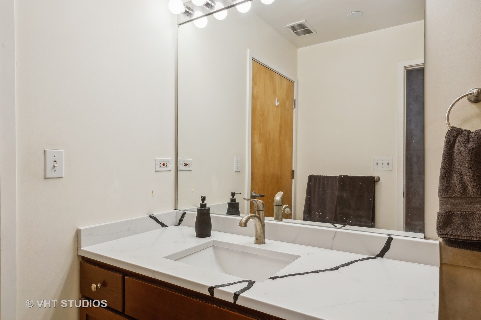 630 N Franklin Street Unit: 602