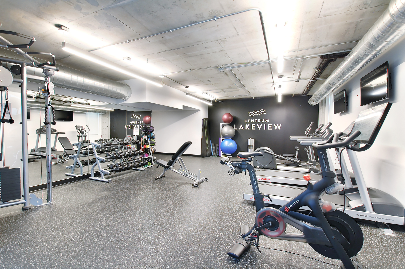 1714 W Roscoe Street Unit: 308