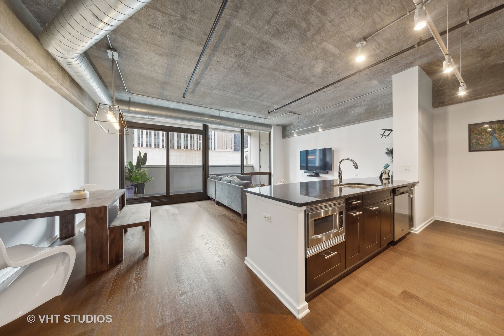 240 E Illinois Street Unit: 402