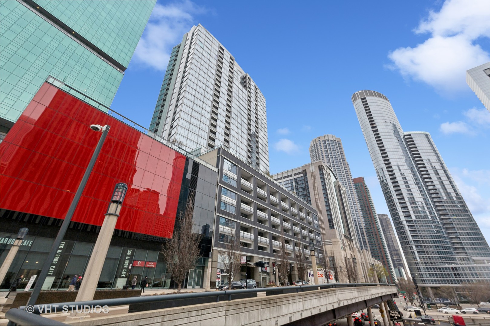 240 E Illinois Street Unit: 402