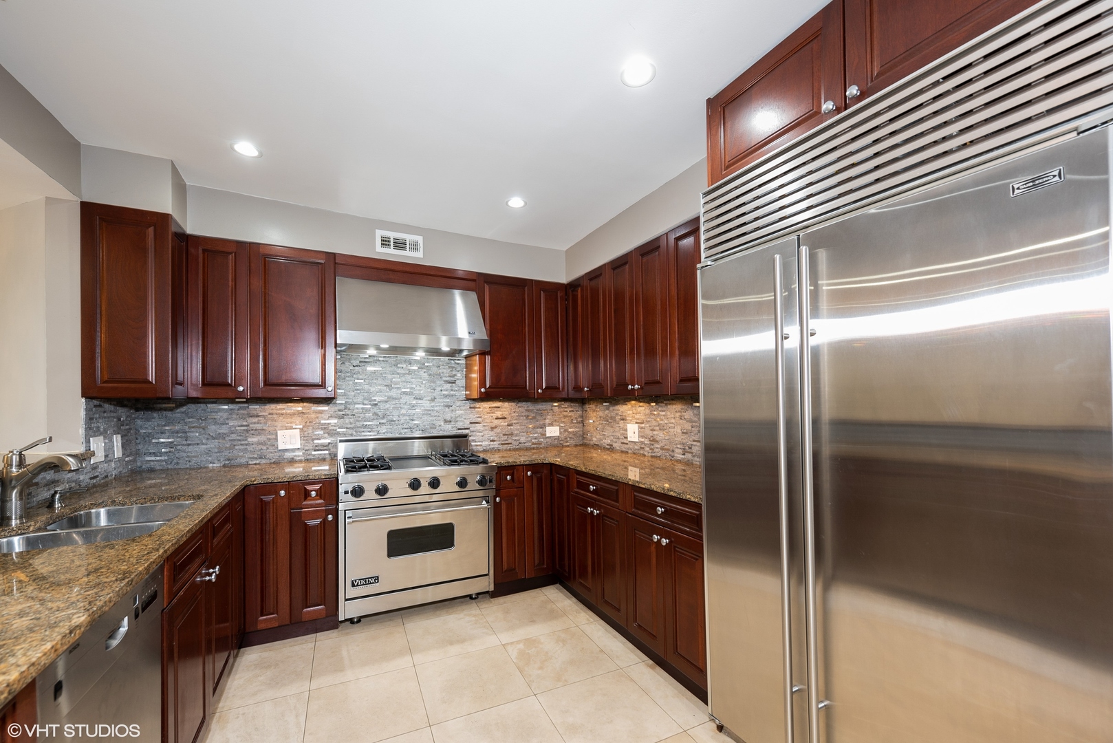 1201 N Astor Street Unit: G