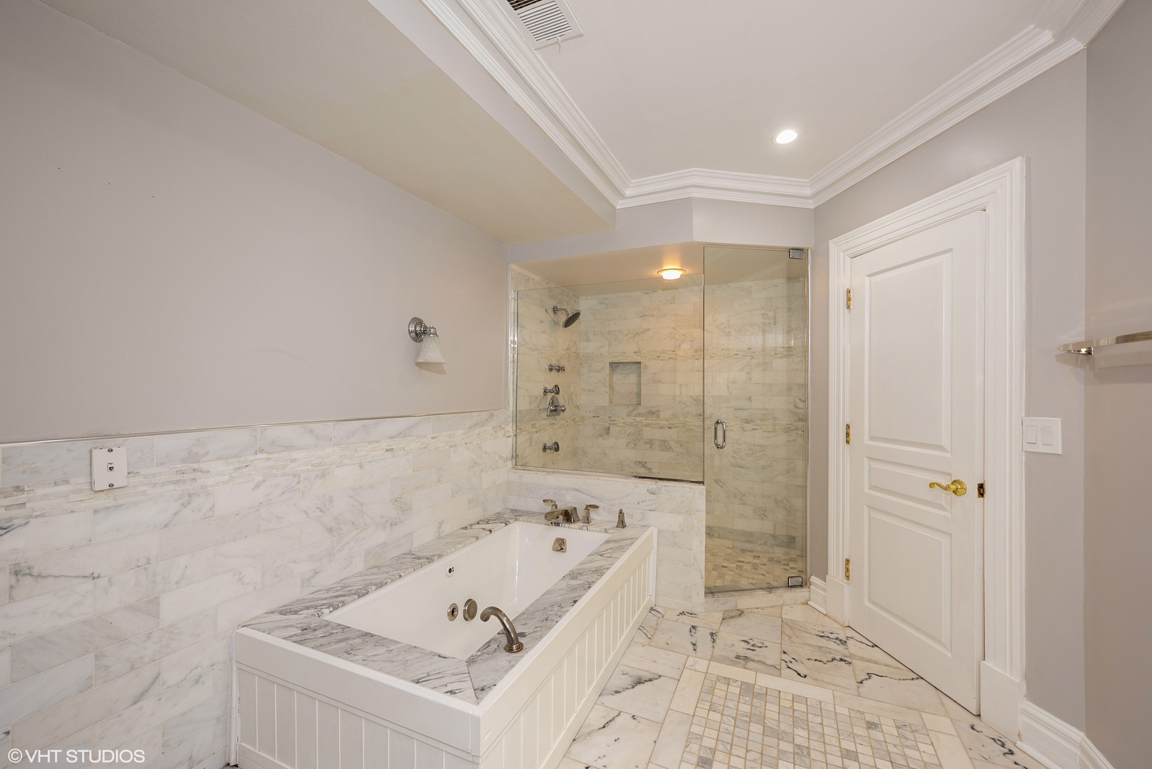 1201 N Astor Street Unit: G