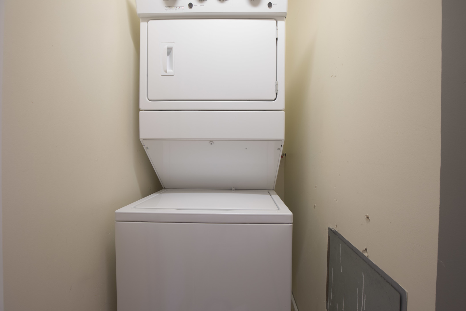 630 N Franklin Street Unit: 803