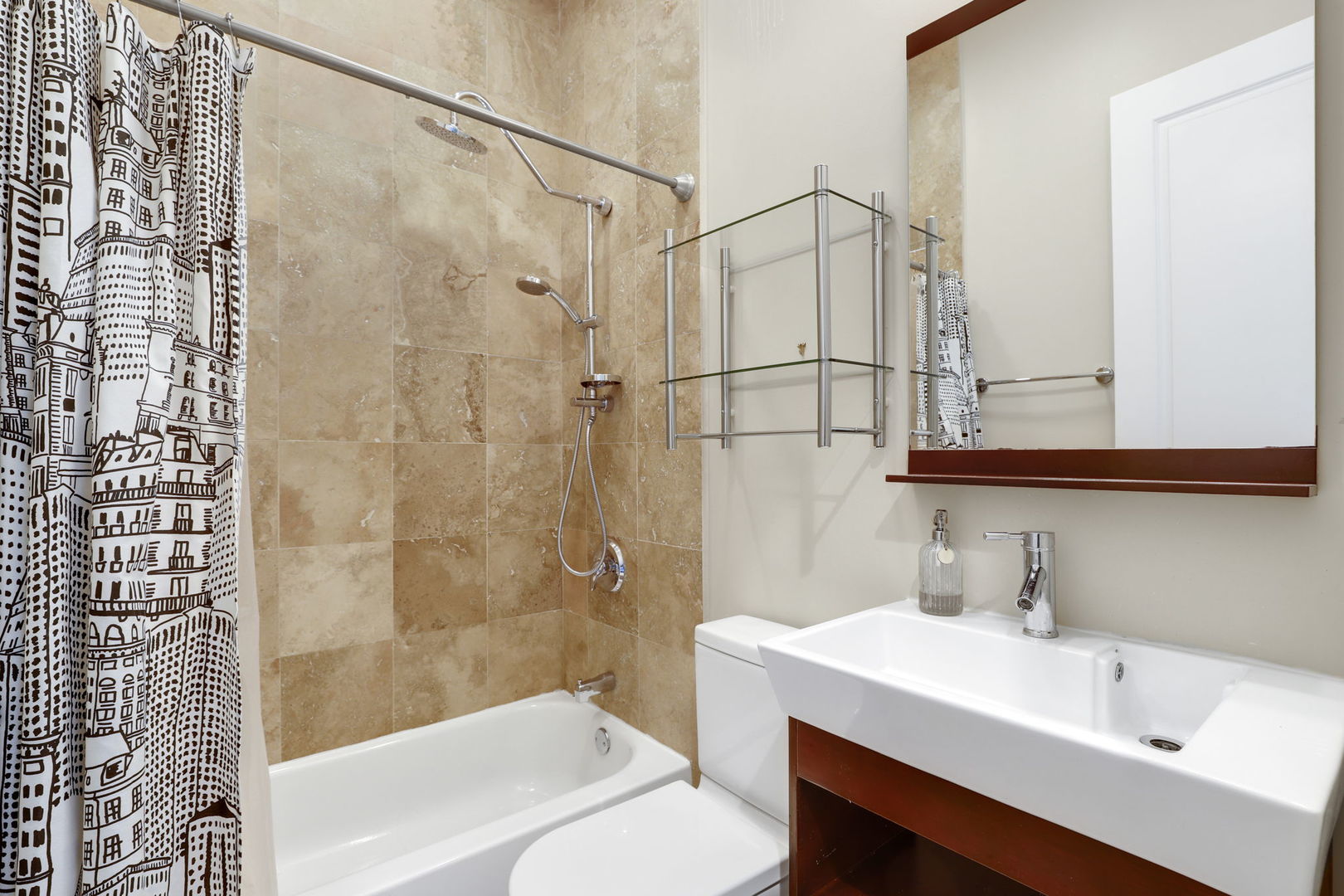 3553 W Montrose Avenue Unit: 4E