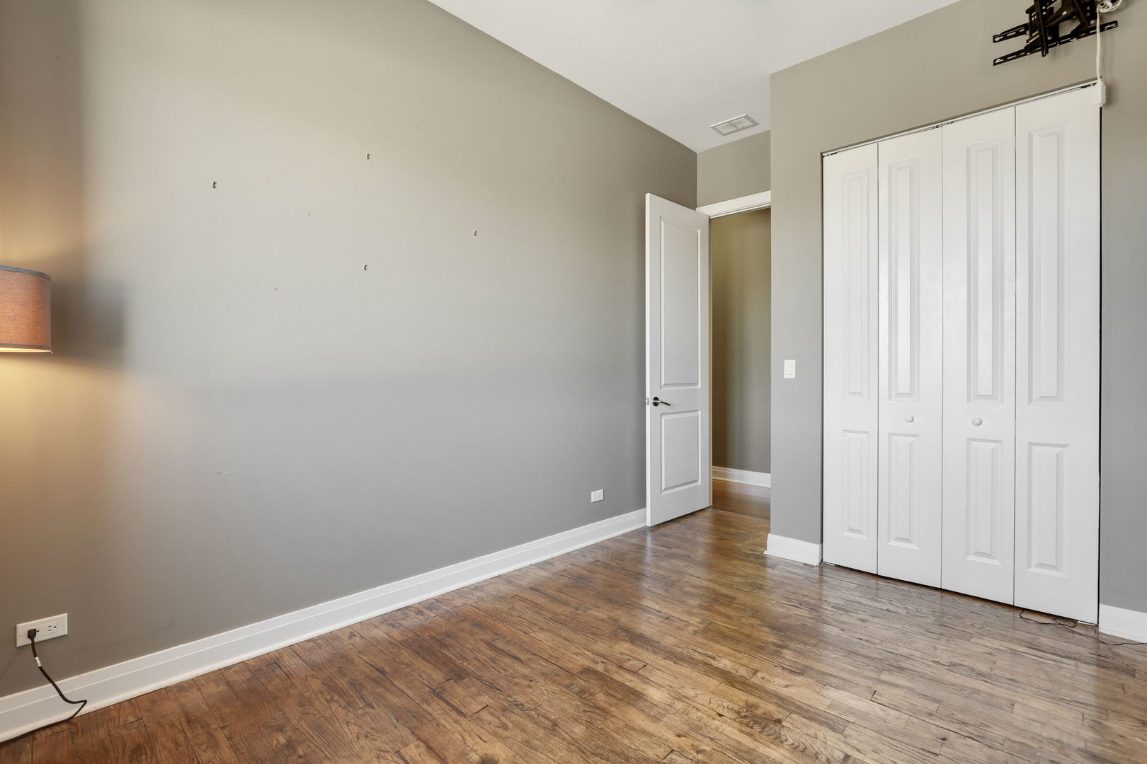 3553 W Montrose Avenue Unit: 4E