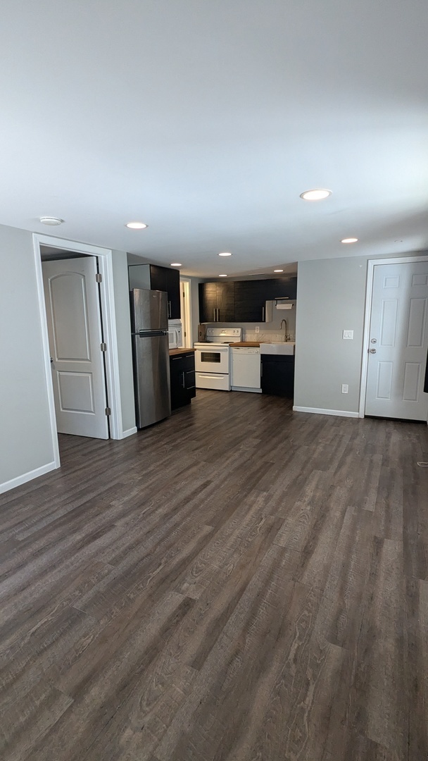 1629 W Beach Avenue Unit: 1R
