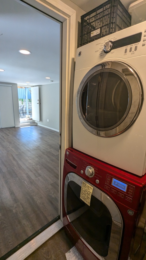 1629 W Beach Avenue Unit: 1R