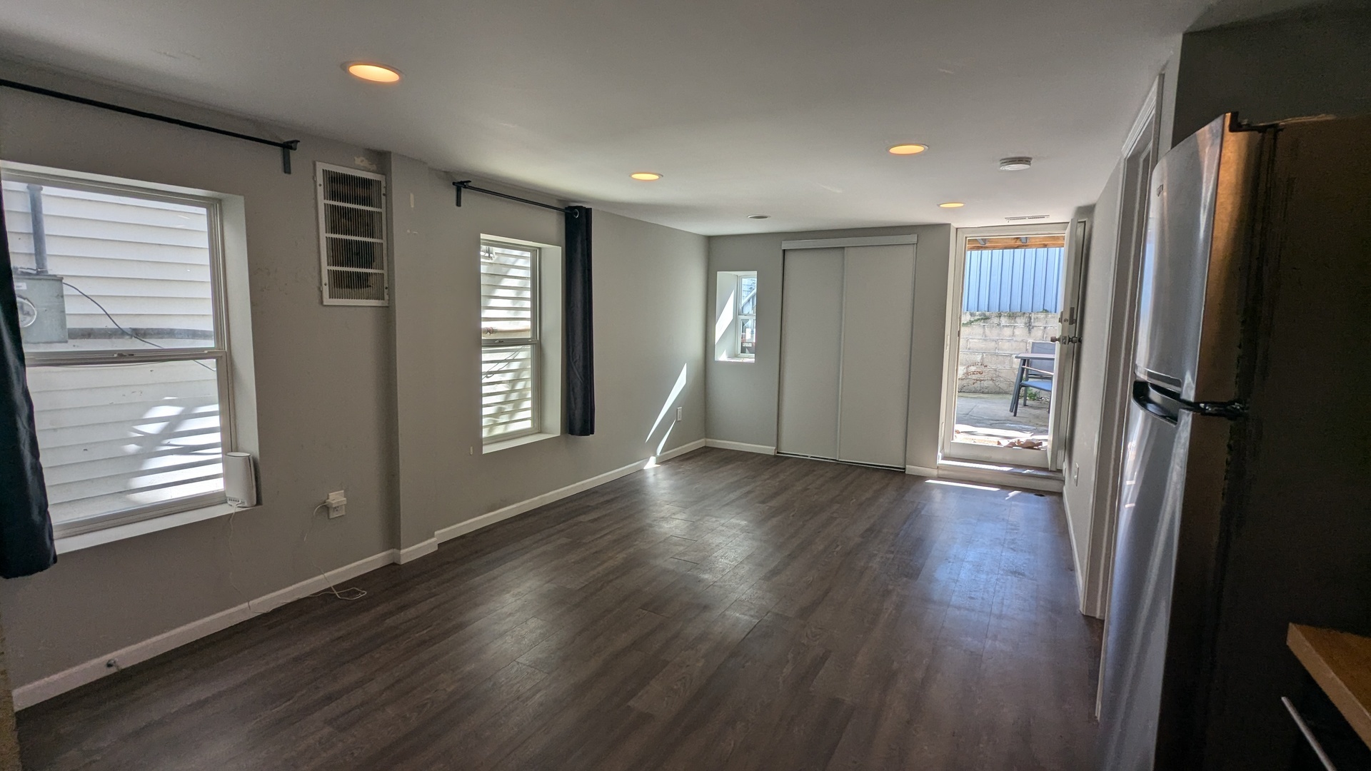 1629 W Beach Avenue Unit: 1R