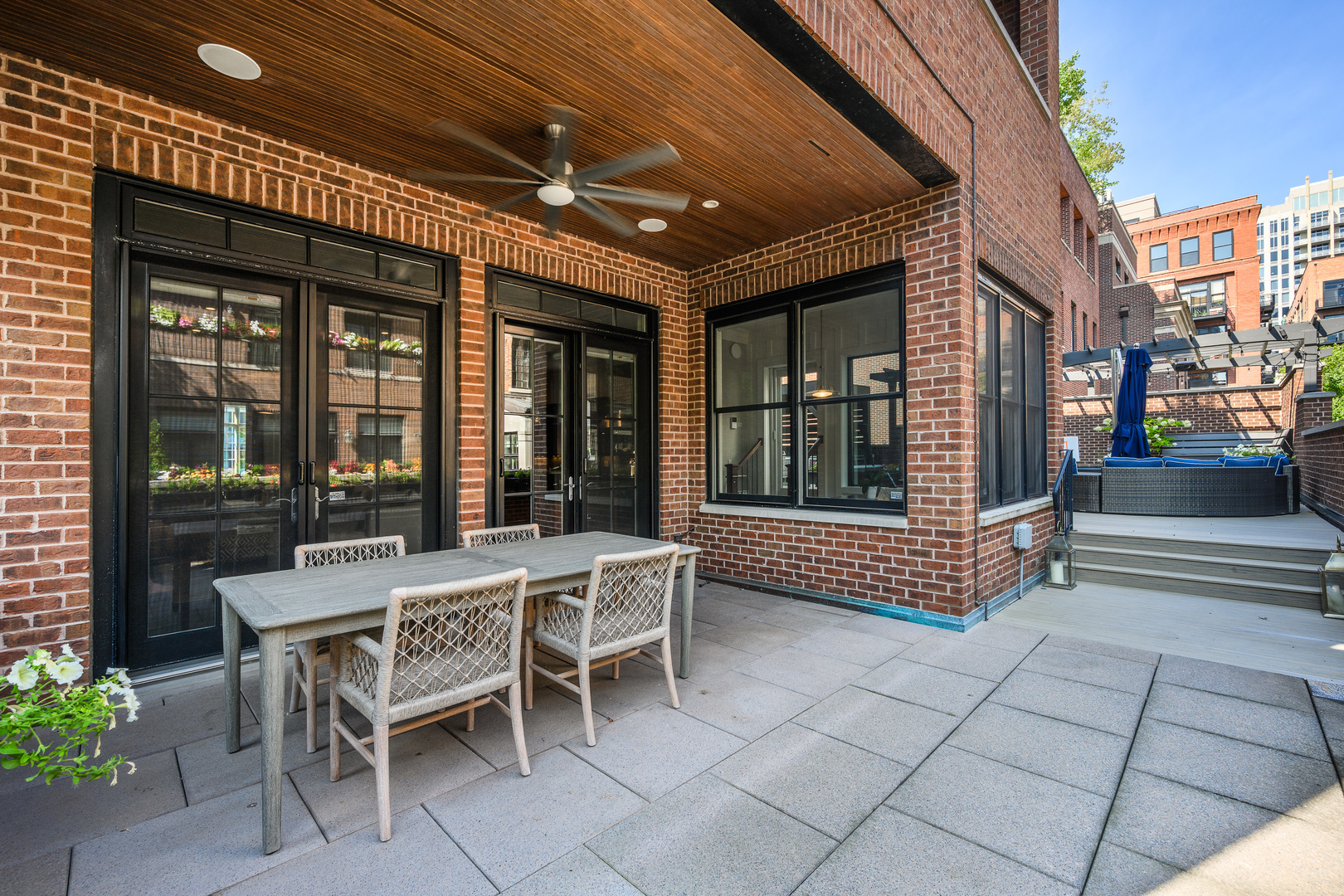 460 W Huron Street
