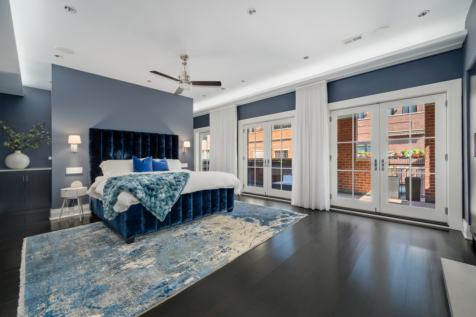460 W Huron Street