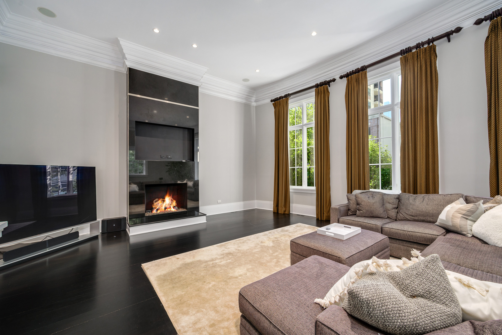460 W Huron Street