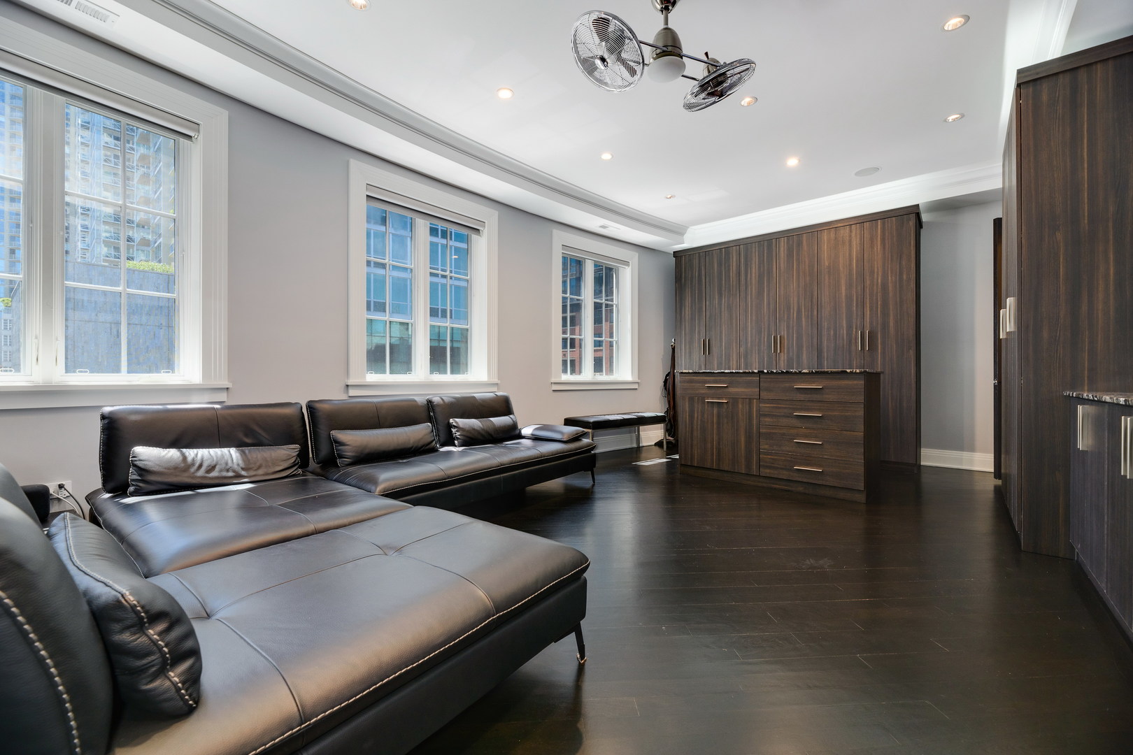 460 W Huron Street
