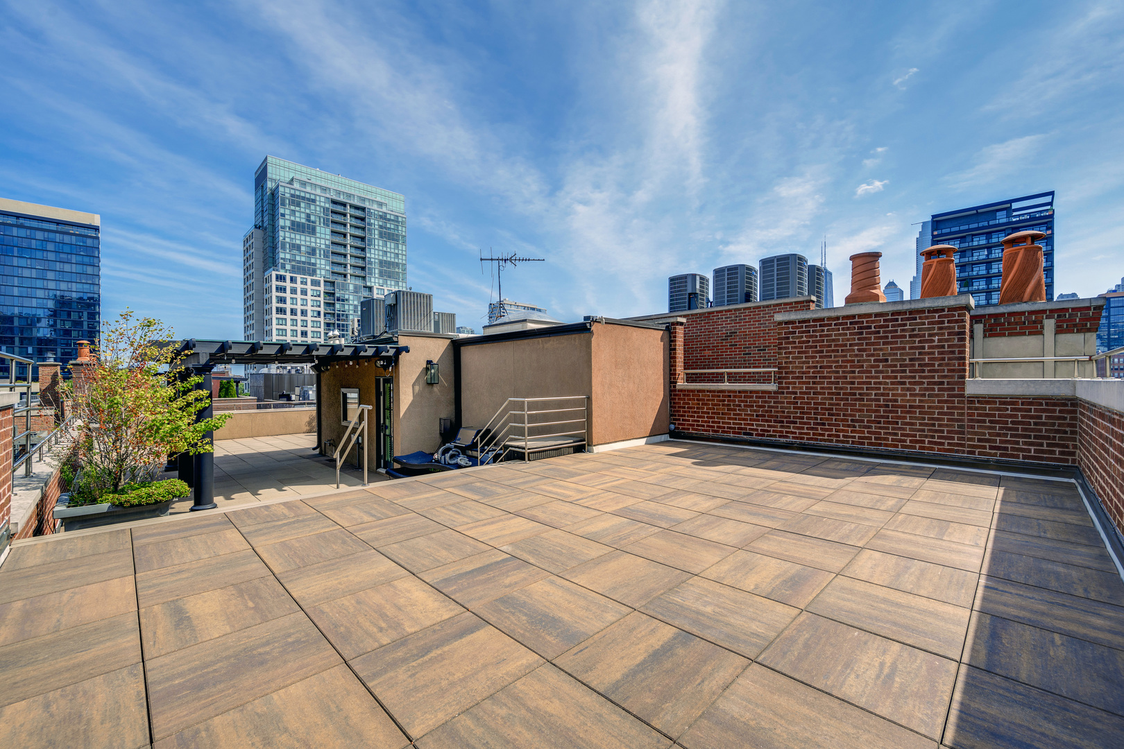 460 W Huron Street