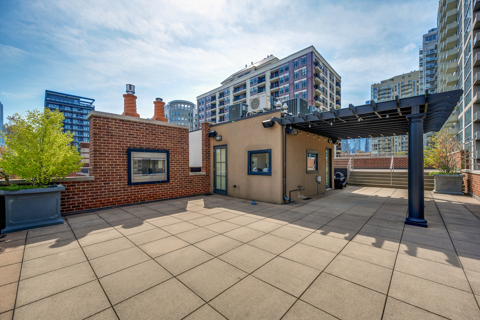 460 W Huron Street