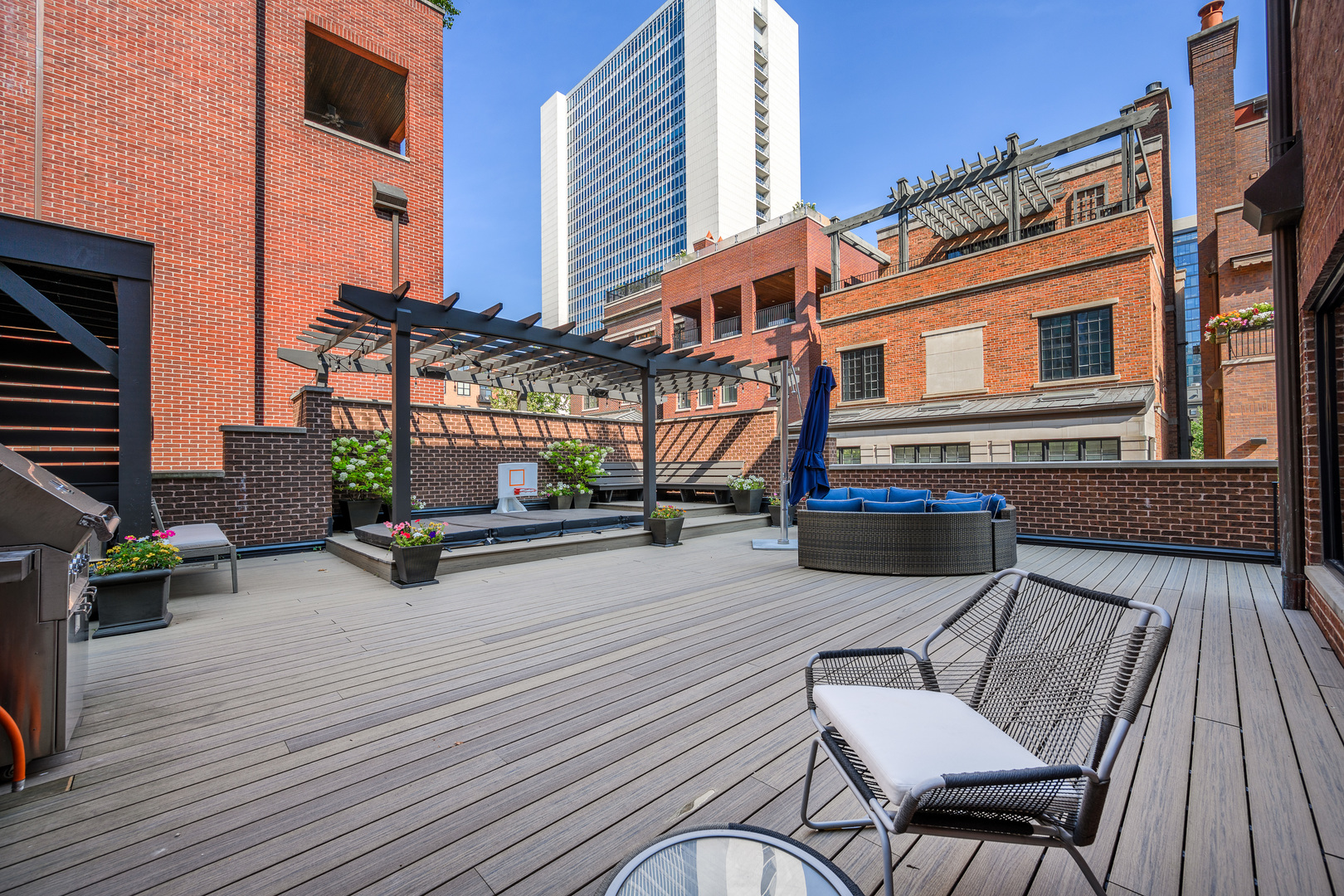 460 W Huron Street