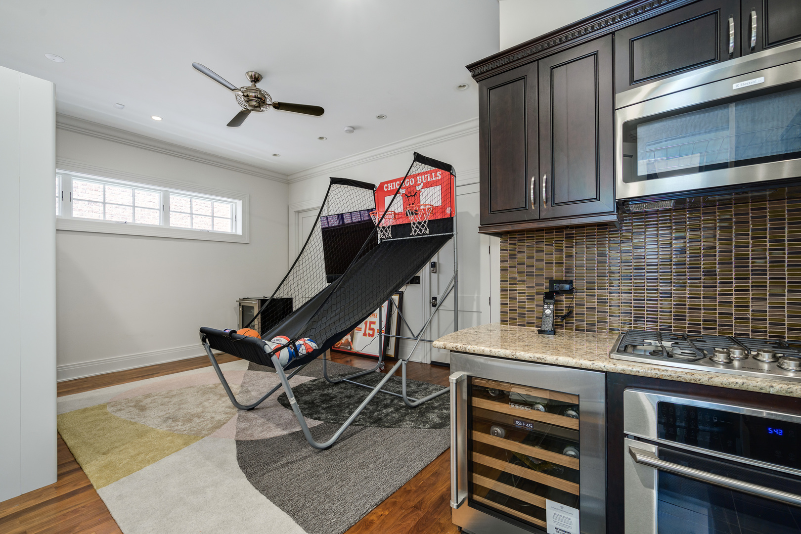 460 W Huron Street