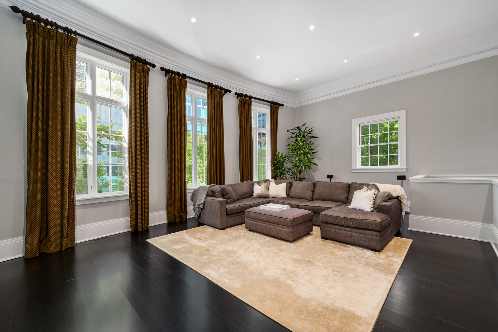 460 W Huron Street