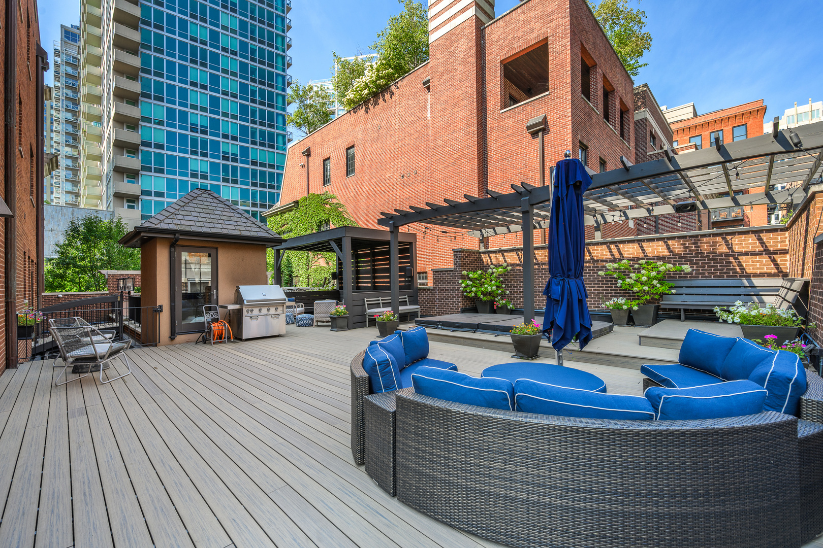 460 W Huron Street