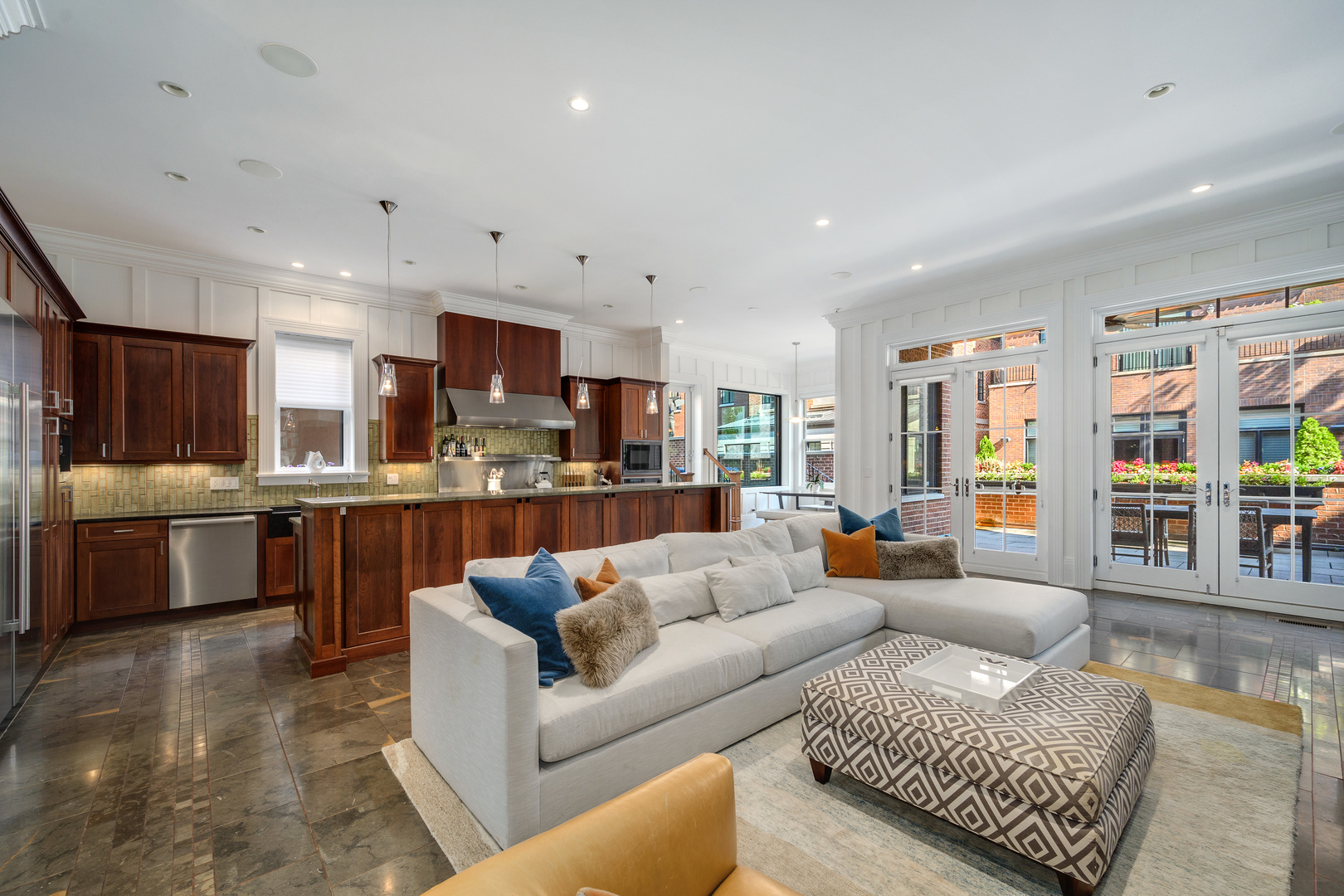 460 W Huron Street