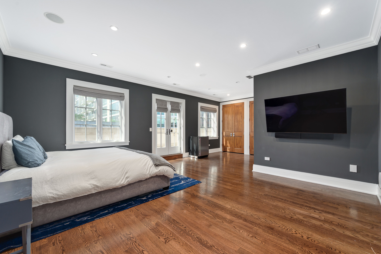 460 W Huron Street