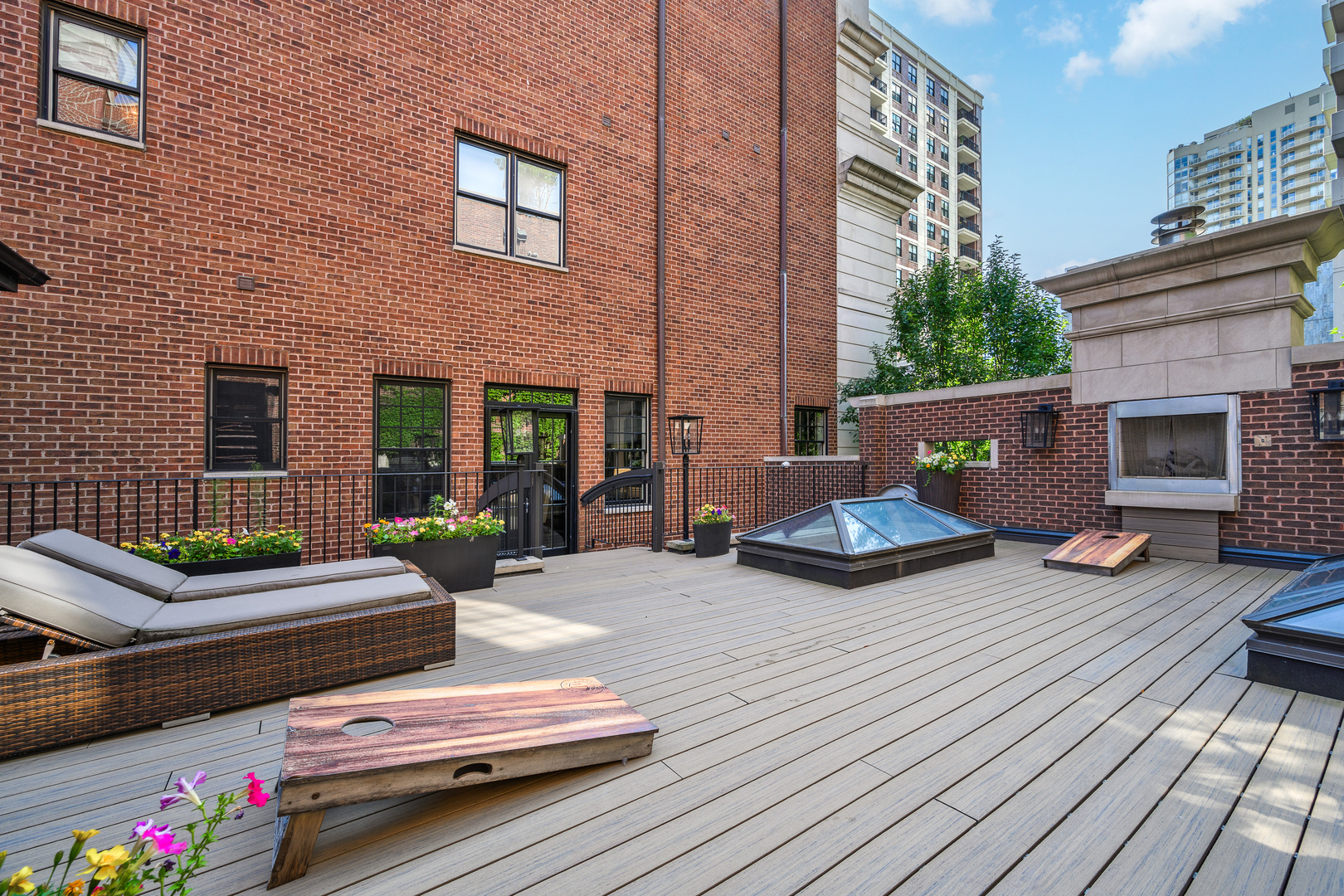 460 W Huron Street