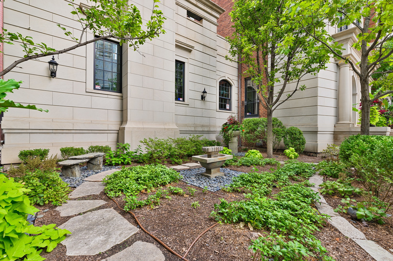 460 W Huron Street
