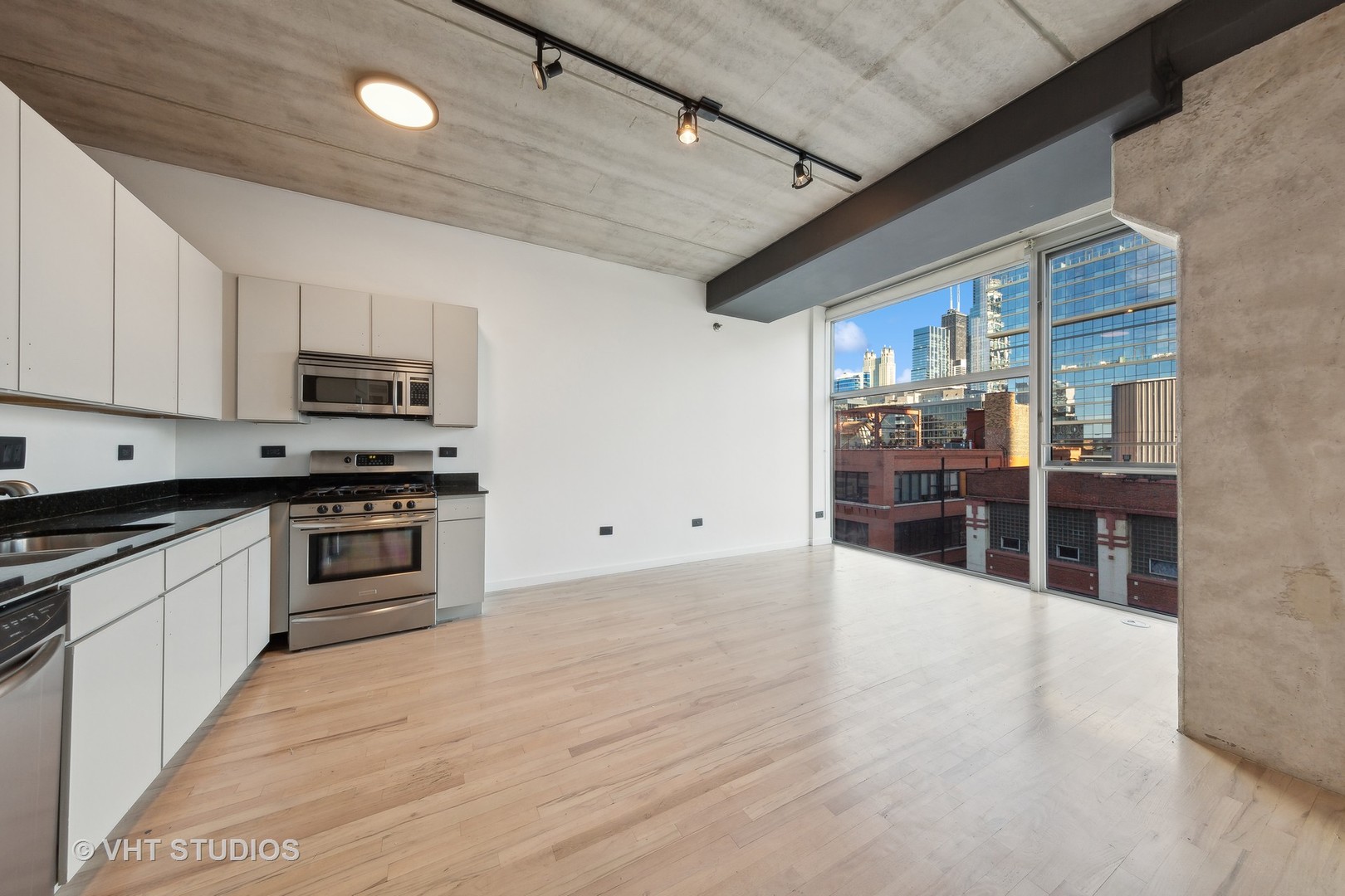 630 N FRANKLIN Street Unit: 810