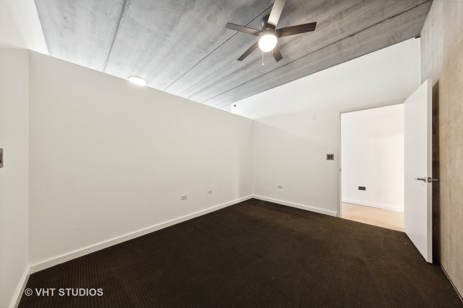 630 N FRANKLIN Street Unit: 810