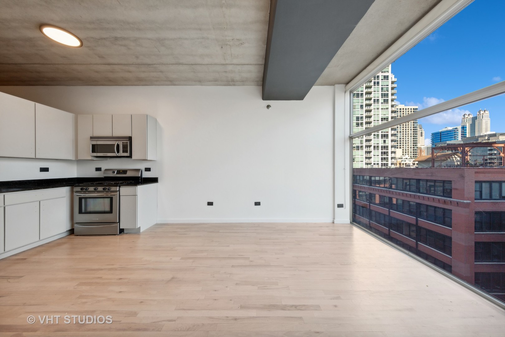 630 N FRANKLIN Street Unit: 810